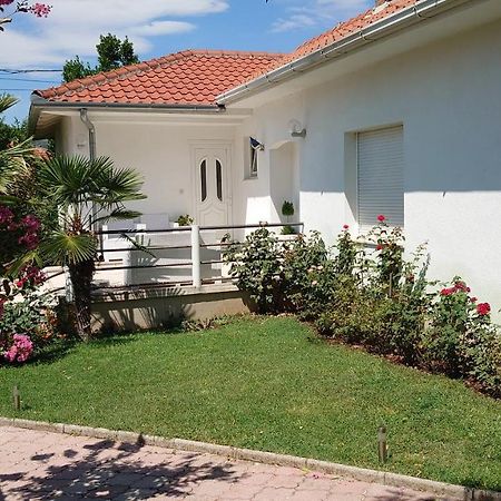 Apartments Tulipan - With Free Private Parking Garage Μόσταρ Εξωτερικό φωτογραφία