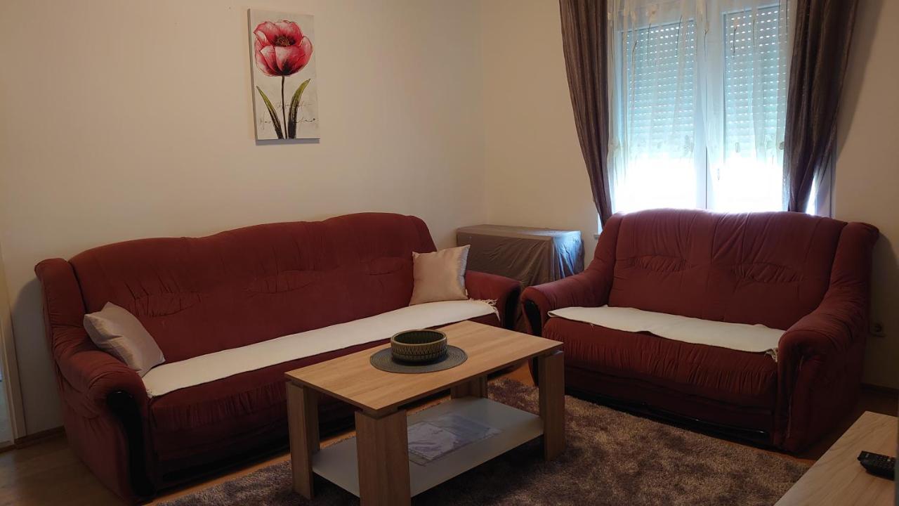 Apartments Tulipan - With Free Private Parking Garage Μόσταρ Εξωτερικό φωτογραφία