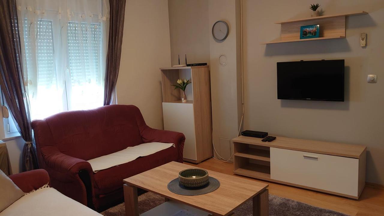 Apartments Tulipan - With Free Private Parking Garage Μόσταρ Εξωτερικό φωτογραφία
