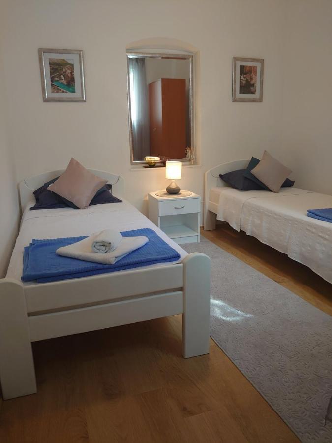 Apartments Tulipan - With Free Private Parking Garage Μόσταρ Εξωτερικό φωτογραφία