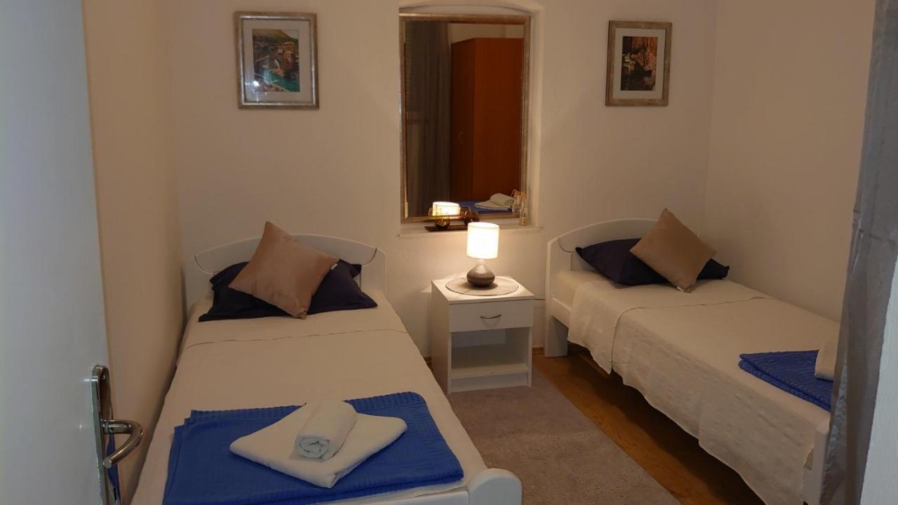 Apartments Tulipan - With Free Private Parking Garage Μόσταρ Εξωτερικό φωτογραφία