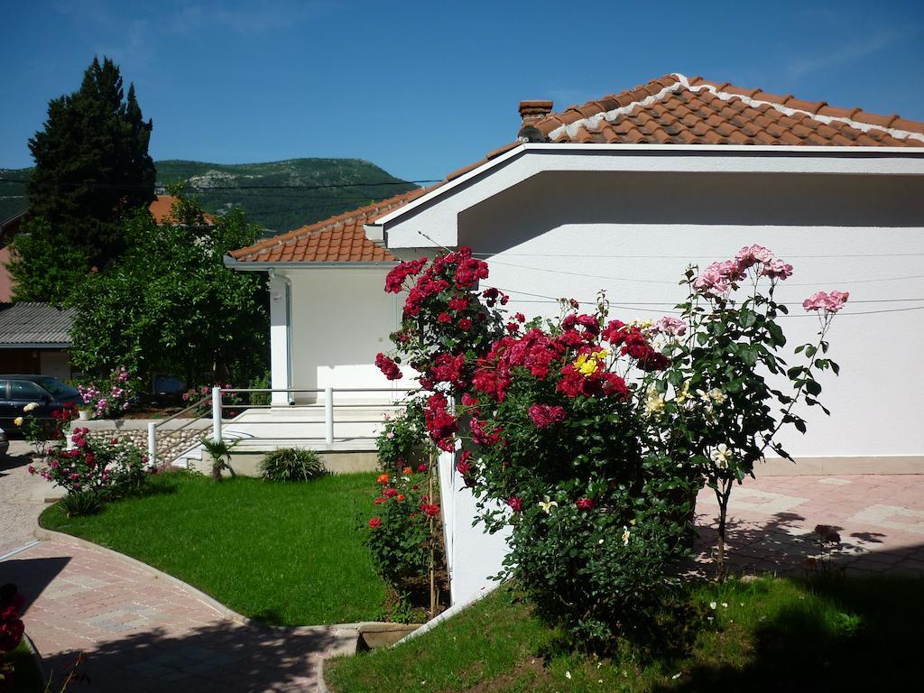 Apartments Tulipan - With Free Private Parking Garage Μόσταρ Εξωτερικό φωτογραφία