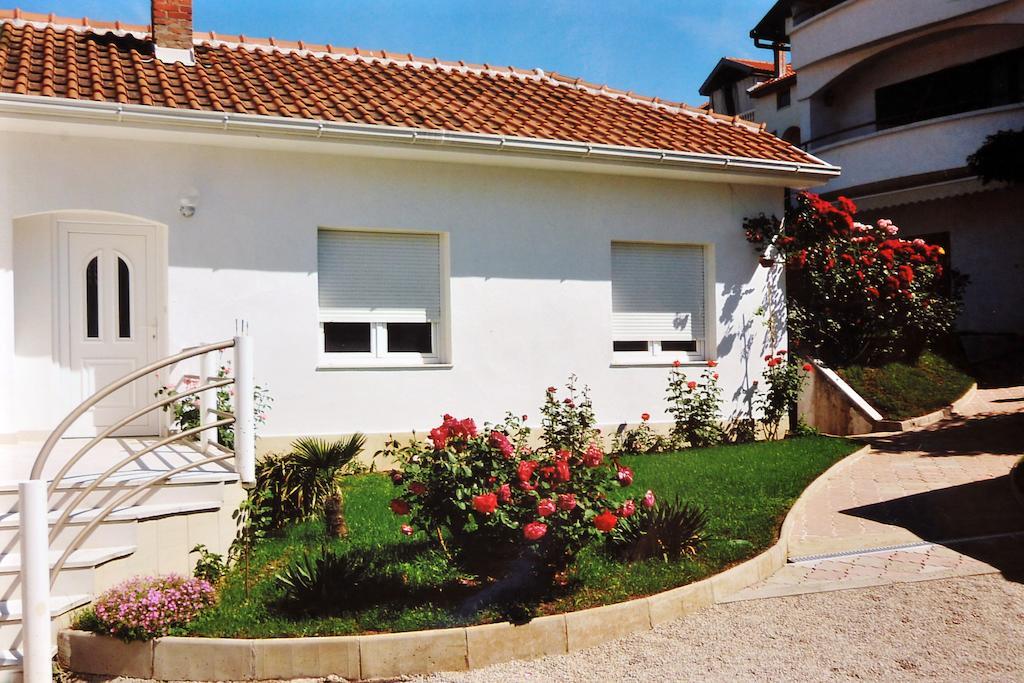Apartments Tulipan - With Free Private Parking Garage Μόσταρ Εξωτερικό φωτογραφία