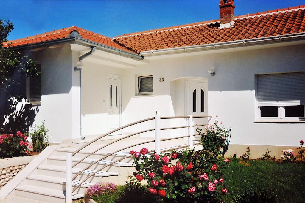 Apartments Tulipan - With Free Private Parking Garage Μόσταρ Εξωτερικό φωτογραφία