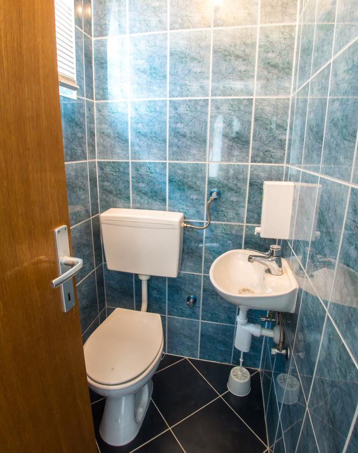 Apartments Tulipan - With Free Private Parking Garage Μόσταρ Εξωτερικό φωτογραφία