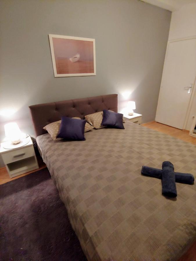 Apartments Tulipan - With Free Private Parking Garage Μόσταρ Εξωτερικό φωτογραφία